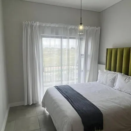 19 Elizabeth Place - Beautiful And Spacious Self Catering 3 Bedroom Unit With Quick Access To Kyalami Racetrack With Free Wifi - Perfect For A Big Family In Midrand Exterior photo