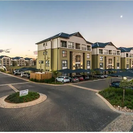 19 Elizabeth Place - Beautiful And Spacious Self Catering 3 Bedroom Unit With Quick Access To Kyalami Racetrack With Free Wifi - Perfect For A Big Family In Midrand Exterior photo