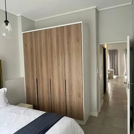19 Elizabeth Place - Beautiful And Spacious Self Catering 3 Bedroom Unit With Quick Access To Kyalami Racetrack With Free Wifi - Perfect For A Big Family In Midrand Exterior photo