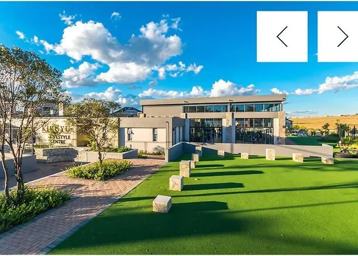 19 Elizabeth Place - Beautiful And Spacious Self Catering 3 Bedroom Unit With Quick Access To Kyalami Racetrack With Free Wifi - Perfect For A Big Family In Midrand